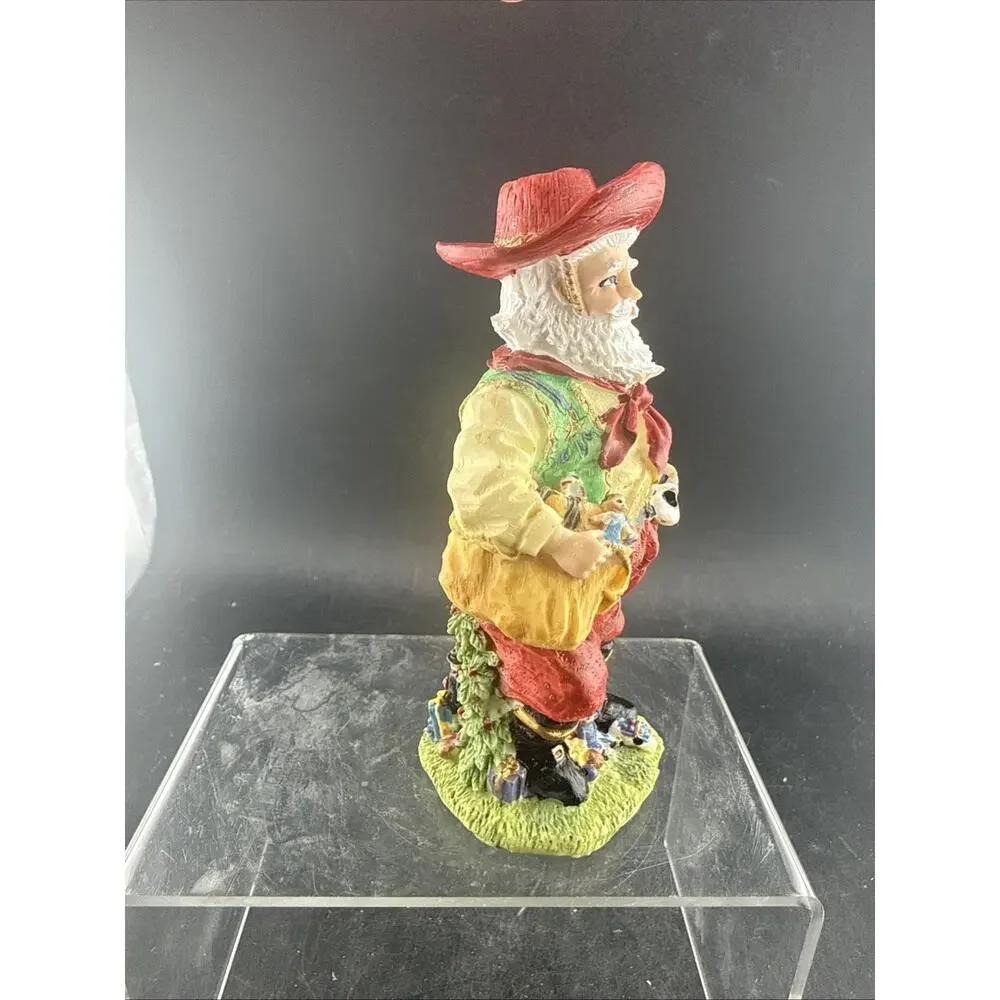 International Santa Claus Collection Padre Nicholas Figurine Brazil SC22